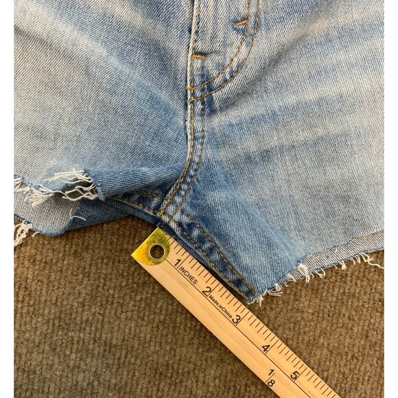 Levis 505 Shorts Womens 29 Mid Rise Cut-Off Whiskered Beach Pool Stretch Denim - Picture 6 of 9